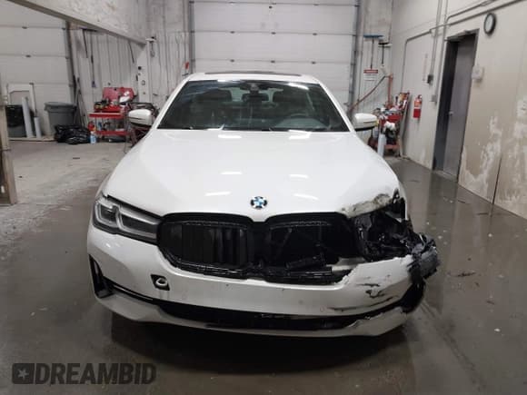 ✅ 2021 BMW 5 Series 530i xDrive • VIN: WBA13BJ09MWX04445 • Lot: 41461330. Listed on IAAI with 40,329 mi. Free auction sales archive from the USA and detailed vehicle history report at DreamBid. Image 12.