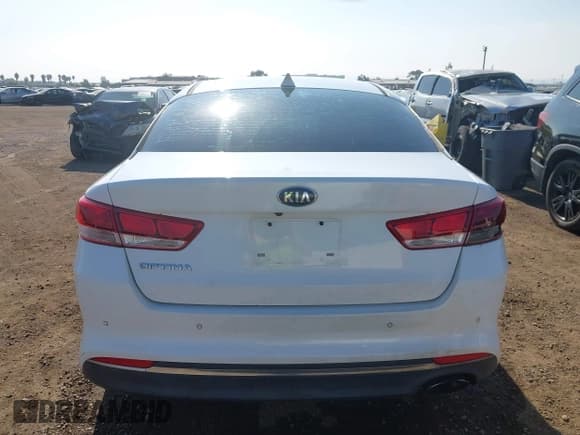 ✅ 2018 Kia Optima LX • VIN: 5XXGT4L35JG265399 • Lot: 43785035. Listed on IAAI with 128,699 mi. Free auction sales archive from the USA and detailed vehicle history report at DreamBid. Image 16.