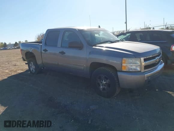 ✅ 2007 Chevrolet Silverado 1500 1LT • VIN: 2GCEC13J171730196 • Lot: 43476968. Wystawiony na IAAI z przebiegiem 319 737 mil. Bezpłatny archiwum sprzedaży aukcyjnych z USA i szczegółowy raport historii pojazdu na DreamBid. Zdjęcie 1.