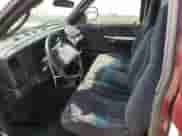 2000 Dodge Dakota Sport z VIN 1B7GG26N5YS546673, wystawiony jako Copart lot #54512715 z przebiegiem 140 904 mil mil oraz Czysty tytuł • Clean title. Historia ofert i sprzedaży dostępna na DreamBid. Obrazek 7.