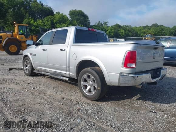 2017 Ram 1500 Laramie z VIN 1C6RR6NT5HS630364, wystawiony jako IAAI lot #42482670 z przebiegiem 68 000 mil mil oraz . Historia ofert i sprzedaży dostępna na DreamBid. Obrazek 3.