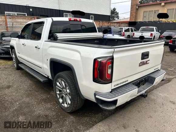 ✅ 2017 GMC Sierra 1500 Denali • VIN: 3GTU2PEJ8HG353759 • Lot: 47895075. Listed on Copart with 107,285 mi. Free auction sales archive from the USA and detailed vehicle history report at DreamBid. Image 3.