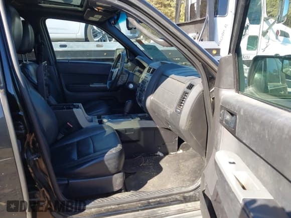 ✅ 2012 Ford Escape XLT • VIN: 1FMCU0D72CKA03124 • Lot: 43476047. Listed on IAAI with 205,116 mi. Free auction sales archive from the USA and detailed vehicle history report at DreamBid. Image 5.