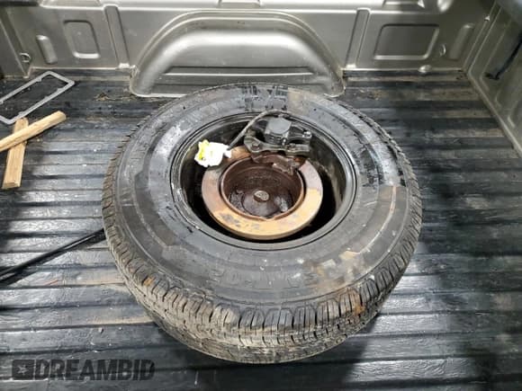 ✅ 2001 Chevrolet Silverado 1500 • VIN: 2GCEK19V711402995 • Лот: 55267275. Опубликован ранее на Copart с пробегом 198 564 миль. Бесплатный доступ к архиву аукционных продаж из США и подробный отчёт об истории автомобиля на DreamBid. Изображение 12.