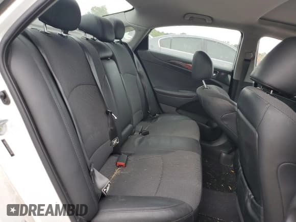 ✅ 2014 Hyundai Sonata Limited • VIN: 5NPEC4AC3EH854388 • Лот: 84281205. Опубликован ранее на Copart с пробегом 111 146 миль. Бесплатный доступ к архиву аукционных продаж из США и подробный отчёт об истории автомобиля на DreamBid. Изображение 10.