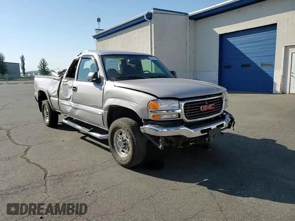 ✅ 2004 GMC Sierra 2500HD SLE • VIN: 1GTHK29UX4E334155 • Lot: 81437105. Listed on Copart with 247,309 mi. Free auction sales archive from the USA and detailed vehicle history report at DreamBid. Image 13.