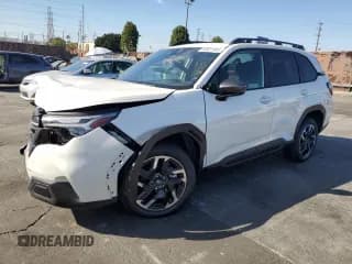 ✅ 2025 Subaru Forester Limited • VIN: JF2SLDRC1SH502994 • Лот: 90621955. Опубликован ранее на Copart с пробегом 9 196 миль. Бесплатный доступ к архиву аукционных продаж из США и подробный отчёт об истории автомобиля на DreamBid. Изображение 1.