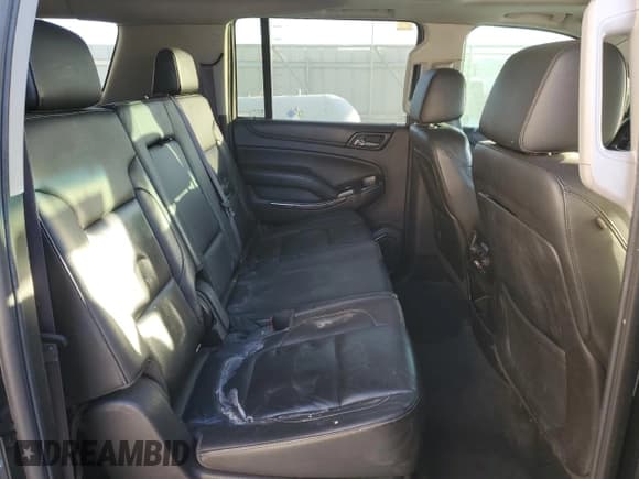 ✅ 2015 Chevrolet Suburban LT • VIN: 1GNSKJKC9FR533492 • Lot: 91855045. Wystawiony na Copart z przebiegiem 333 525 mil. Bezpłatny archiwum sprzedaży aukcyjnych z USA i szczegółowy raport historii pojazdu na DreamBid. Zdjęcie 11.