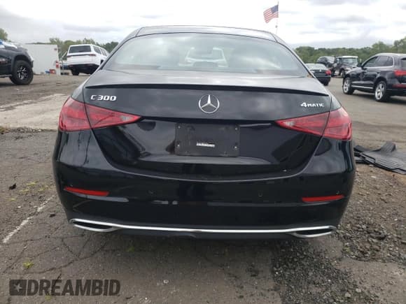 ✅ 2022 Mercedes-Benz C 300 • VIN: W1KAF4HB2NR015821 • Lot: 69920445. Wystawiony na Copart z przebiegiem Nie podano. Bezpłatny archiwum sprzedaży aukcyjnych z USA i szczegółowy raport historii pojazdu na DreamBid. Zdjęcie 6.