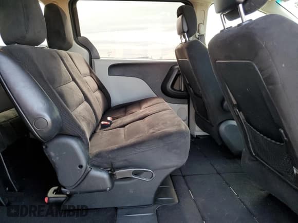 ✅ 2015 Dodge Grand Caravan SE • VIN: 2C4RDGBG6FR568136 • Lot: 92619575. Wystawiony na Copart z przebiegiem 142 577 mil. Bezpłatny archiwum sprzedaży aukcyjnych z USA i szczegółowy raport historii pojazdu na DreamBid. Zdjęcie 11.