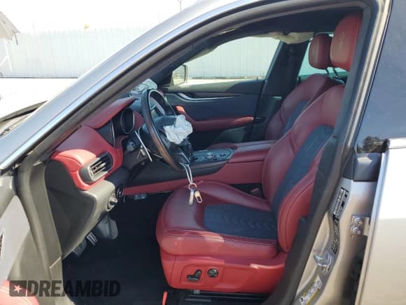 ✅ 2018 Maserati Levante GranLusso • VIN: ZN661XUL7JX298123 • Лот: 62809783. Опубликован ранее на Copart с пробегом 38 566 миль. Бесплатный доступ к архиву аукционных продаж из США и подробный отчёт об истории автомобиля на DreamBid. Изображение 7.