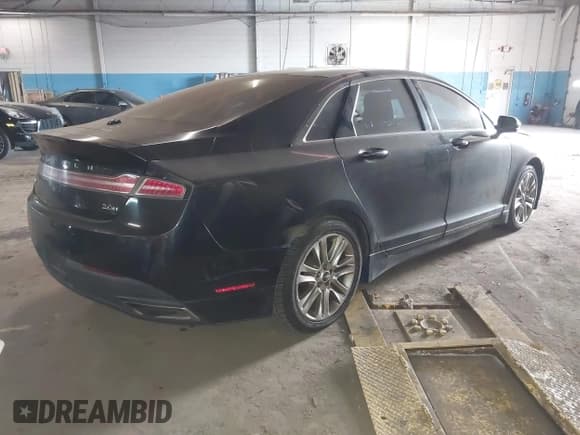 ✅ 2014 Lincoln MKZ Hybrid • VIN: 3LN6L2LUXER805048 • Lot: 43844025. Wystawiony na IAAI z przebiegiem 181 462 mil. Bezpłatny archiwum sprzedaży aukcyjnych z USA i szczegółowy raport historii pojazdu na DreamBid. Zdjęcie 4.