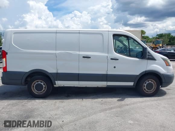✅ 2016 Ford Transit Cargo • VIN: 1FTYE1ZM2GKA07627 • Lot: 42816386. Wystawiony na IAAI z przebiegiem 89 290 mil. Bezpłatny archiwum sprzedaży aukcyjnych z USA i szczegółowy raport historii pojazdu na DreamBid. Zdjęcie 6.
