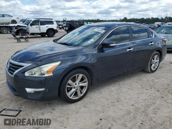 ✅ 2015 Nissan Altima SL • VIN: 1N4AL3AP4FN343808 • Lot: 52668685. Listed on Copart with 121,590 mi. Free auction sales archive from the USA and detailed vehicle history report at DreamBid. Image 1.