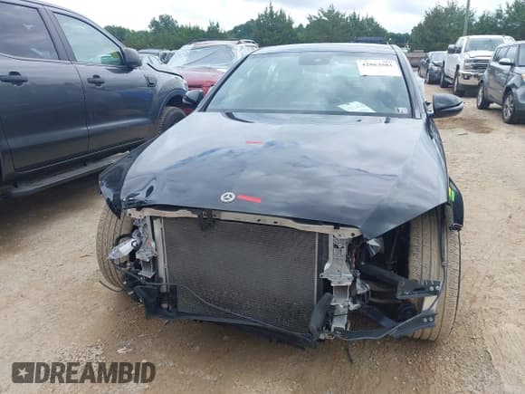 ✅ 2019 Mercedes-Benz C 43 AMG • VIN: 55SWF6EB0KU287879 • Lot: 42863581. Listed on IAAI with 61,392 mi. Free auction sales archive from the USA and detailed vehicle history report at DreamBid. Image 12.