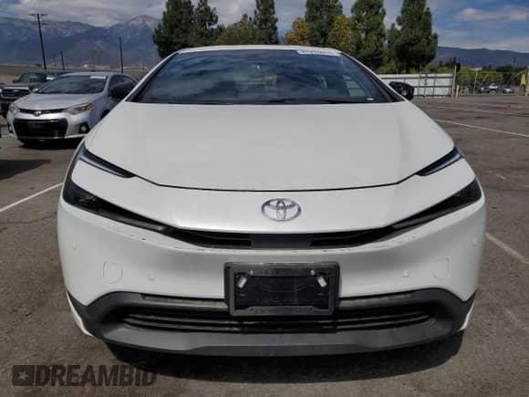2025 Toyota Prius LE with VIN JTDADABU5S3026898, listed as a Copart auction lot 81225015 with 2,814 mi miles and Salvage title. Bid and sale history available at DreamBid. Image 5.