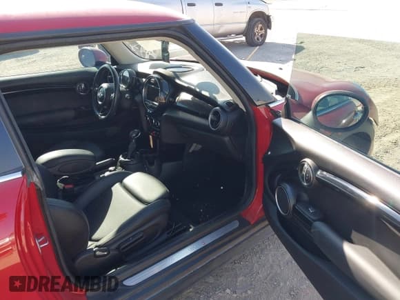 ✅ 2015 MINI Hardtop S • VIN: WMWXP7C59F2A39175 • Лот: 43252343. Опубликован ранее на IAAI с пробегом 99 770 миль. Бесплатный доступ к архиву аукционных продаж из США и подробный отчёт об истории автомобиля на DreamBid. Изображение 5.