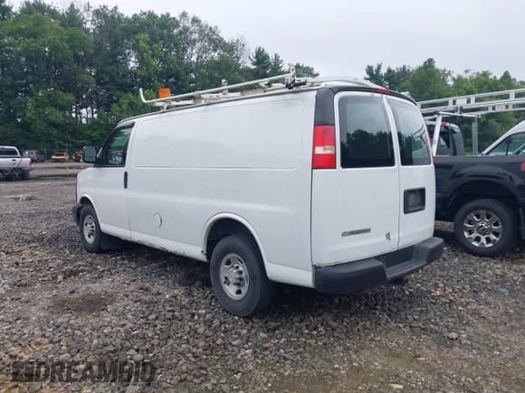 ✅ 2008 Chevrolet Express Cargo • VIN: 1GCGG25C981143334 • Лот: 42827030. Опубликован ранее на IAAI с пробегом 126 361 миль. Бесплатный доступ к архиву аукционных продаж из США и подробный отчёт об истории автомобиля на DreamBid. Изображение 3.