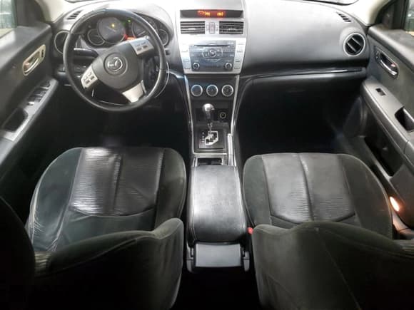 ✅ 2010 Mazda 6 i Touring • VIN: 1YVHZ8CH9A5M54321 • Lot: 93126635. Wystawiony na Copart z przebiegiem 283 657 mil. Bezpłatny archiwum sprzedaży aukcyjnych z USA i szczegółowy raport historii pojazdu na DreamBid. Zdjęcie 8.