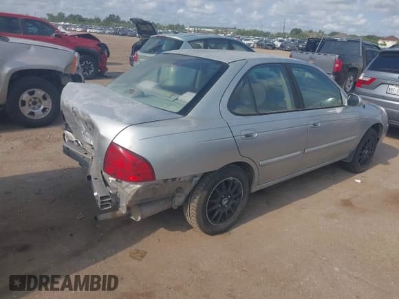 ✅ 2004 Nissan Sentra S • VIN: 3N1CB51DX4L884191 • Lot: 42883640. Wystawiony na IAAI z przebiegiem 161 450 mil. Bezpłatny archiwum sprzedaży aukcyjnych z USA i szczegółowy raport historii pojazdu na DreamBid. Zdjęcie 4.