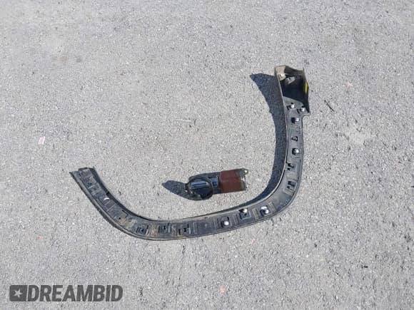 ✅ 2019 GMC Terrain Denali • VIN: 3GKALXEX3KL245766 • Lot: 43607822. Wystawiony na IAAI z przebiegiem 135 073 mil. Bezpłatny archiwum sprzedaży aukcyjnych z USA i szczegółowy raport historii pojazdu na DreamBid. Zdjęcie 12.