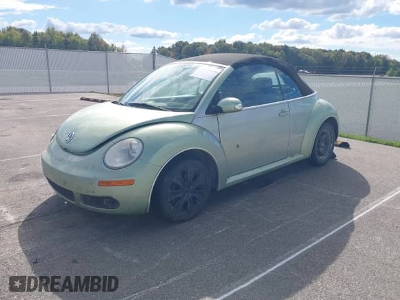 ✅ 2007 Volkswagen Beetle • VIN: 3VWSF31Y37M403164 • Лот: 43434020. Опубликован ранее на IAAI с пробегом 184 024 миль. Бесплатный доступ к архиву аукционных продаж из США и подробный отчёт об истории автомобиля на DreamBid. Изображение 2.