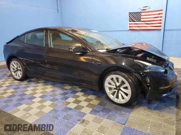 ✅ 2022 Tesla Model 3 • VIN: 5YJ3E1EA2NF286965 • Lot: 90721575. Wystawiony na Copart z przebiegiem 96 211 mil. Bezpłatny archiwum sprzedaży aukcyjnych z USA i szczegółowy raport historii pojazdu na DreamBid. Zdjęcie 4.