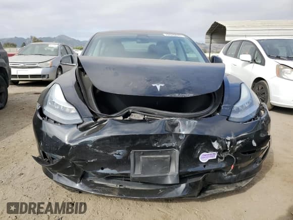 ✅ 2018 Tesla Model 3 Long Range Battery • VIN: 5YJ3E1EA7JF152124 • Lot: 70326675. Wystawiony na Copart z przebiegiem 94 640 mil. Bezpłatny archiwum sprzedaży aukcyjnych z USA i szczegółowy raport historii pojazdu na DreamBid. Zdjęcie 5.