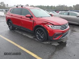 ✅ 2023 Volkswagen Tiguan SE • VIN: 3VV3B7AX4PM022619 • Lot: 43872542. Wystawiony na IAAI z przebiegiem 112 732 mil. Bezpłatny archiwum sprzedaży aukcyjnych z USA i szczegółowy raport historii pojazdu na DreamBid. Zdjęcie 1.