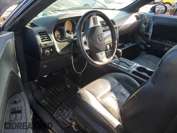 ✅ 2012 Dodge Challenger SXT • VIN: 2C3CDYAGXCH161942 • Lot: 85475284. Wystawiony na Copart z przebiegiem Nie podano. Bezpłatny archiwum sprzedaży aukcyjnych z USA i szczegółowy raport historii pojazdu na DreamBid. Zdjęcie 8.