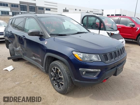 ✅ 2021 Jeep Compass Trailhawk • VIN: 3C4NJDDB4MT598043 • Lot: 43117843. Wystawiony na IAAI z przebiegiem 77 447 mil. Bezpłatny archiwum sprzedaży aukcyjnych z USA i szczegółowy raport historii pojazdu na DreamBid. Zdjęcie 1.