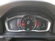 ✅ 2015 Volvo S60 T5 Drive-E Platinum • VIN: YV140MFD7F2301858 • Лот: 44586105. Опубликован ранее на Copart с пробегом 50 575 миль. Бесплатный доступ к архиву аукционных продаж из США и подробный отчёт об истории автомобиля на DreamBid. Изображение 9.