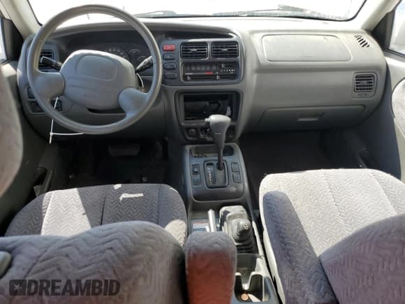 ✅ 2002 Suzuki Grand Vitara JLX • VIN: JS3TD62V424162322 • Lot: 67964075. Listed on Copart with 185,611 mi. Free auction sales archive from the USA and detailed vehicle history report at DreamBid. Image 8.