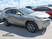 ✅ 2015 Lexus NX 200t • VIN: JTJYARBZ6F2017184 • Lot: 43388256. Wystawiony na IAAI z przebiegiem 101 887 mil. Bezpłatny archiwum sprzedaży aukcyjnych z USA i szczegółowy raport historii pojazdu na DreamBid. Zdjęcie 14.