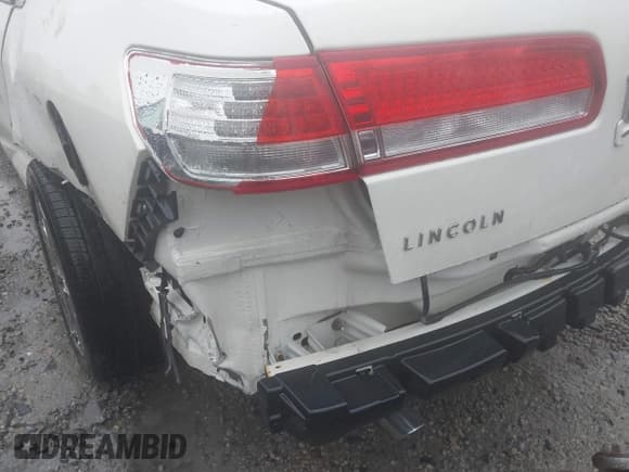 ✅ 2012 Lincoln MKZ • VIN: 3LNHL2JC2CR825682 • Lot: 43758145. Listed on IAAI with 199,567 mi. Free auction sales archive from the USA and detailed vehicle history report at DreamBid. Image 18.