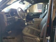 ✅ 2022 Chevrolet Suburban RST • VIN: 1GNSKEKD8NR206595 • Lot: 65003794. Wystawiony na Copart z przebiegiem 34 559 mil. Bezpłatny archiwum sprzedaży aukcyjnych z USA i szczegółowy raport historii pojazdu na DreamBid. Zdjęcie 7.