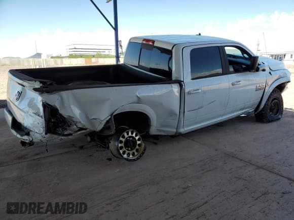 ✅ 2018 Ram 2500 Laramie • VIN: 3C6UR5FL8JG382532 • Lot: 80920515. Wystawiony na Copart z przebiegiem 80 634 mil. Bezpłatny archiwum sprzedaży aukcyjnych z USA i szczegółowy raport historii pojazdu na DreamBid. Zdjęcie 3.