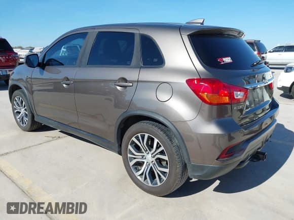 ✅ 2018 Mitsubishi Outlander ES • VIN: JA4AP3AU0JU022345 • Lot: 43436118. Listed on IAAI with 121,596 mi. Free auction sales archive from the USA and detailed vehicle history report at DreamBid. Image 3.