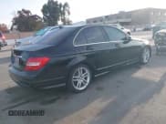 ✅ 2012 Mercedes-Benz C 250 Sport • VIN: WDDGF4HB6CR202275 • Lot: 43827044. Wystawiony na IAAI z przebiegiem 106 508 mil. Bezpłatny archiwum sprzedaży aukcyjnych z USA i szczegółowy raport historii pojazdu na DreamBid. Zdjęcie 4.