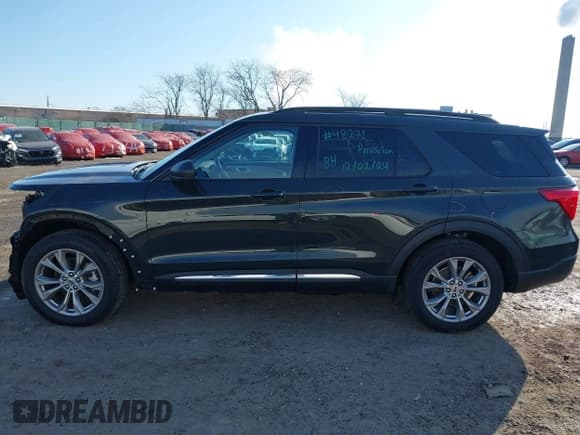 ✅ 2023 Ford Explorer XLT • VIN: 1FMSK8DH6PGC33797 • Lot: 41111945. Wystawiony na IAAI z przebiegiem 5 182 mil. Bezpłatny archiwum sprzedaży aukcyjnych z USA i szczegółowy raport historii pojazdu na DreamBid. Zdjęcie 15.
