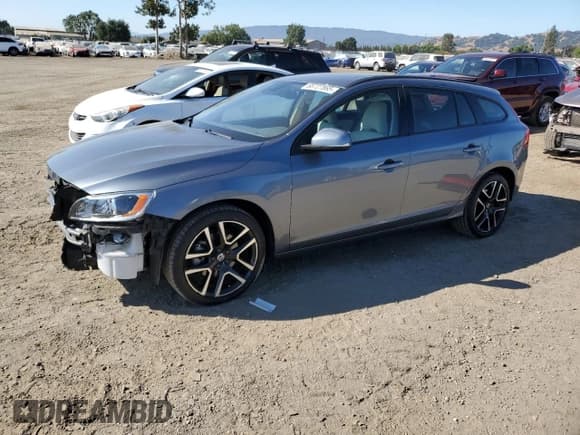 ✅ 2018 Volvo V60 Dynamic • VIN: YV140MEL0J2388407 • Lot: 66727865. Wystawiony na Copart z przebiegiem 77 699 mil. Bezpłatny archiwum sprzedaży aukcyjnych z USA i szczegółowy raport historii pojazdu na DreamBid. Zdjęcie 1.