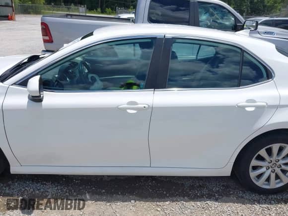 2020 Toyota Camry LE with VIN 4T1C11AK3LU952922, listed as a IAAI auction lot 42738055 with 90,401 mi miles and . Bid and sale history available at DreamBid. Image 14.