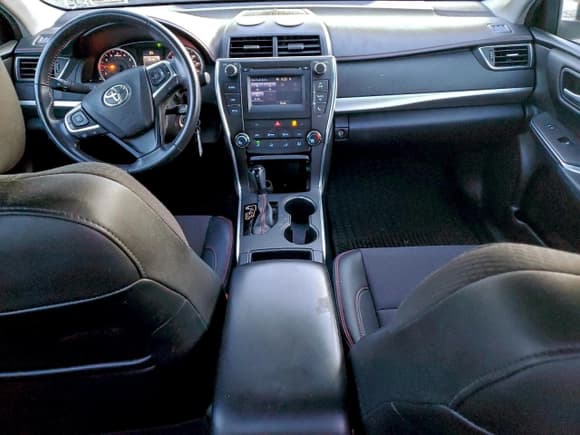 ✅ 2016 Toyota Camry SE • VIN: 4T1BF1FK5GU235403 • Лот: 94391025. Опубликован ранее на Copart с пробегом 86 296 миль. Бесплатный доступ к архиву аукционных продаж из США и подробный отчёт об истории автомобиля на DreamBid. Изображение 8.