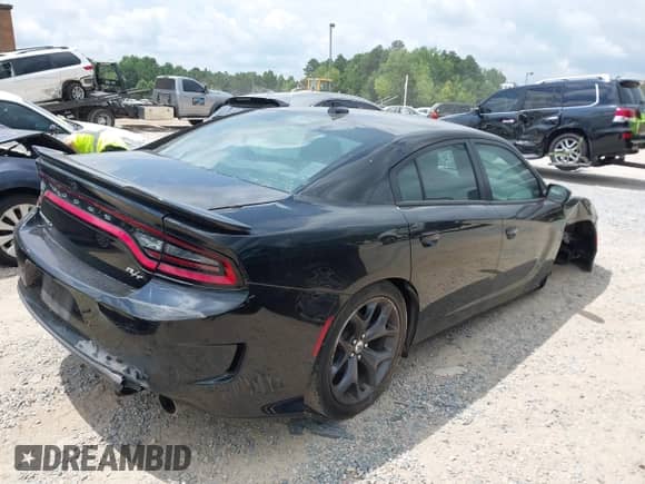 2019 Dodge Charger R/T z VIN 2C3CDXCT6KH643178, wystawiony jako IAAI lot #42767551 z przebiegiem 138 472 mil mil oraz . Historia ofert i sprzedaży dostępna na DreamBid. Obrazek 4.