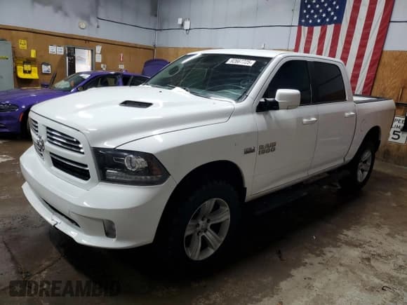 ✅ 2015 Ram 1500 Sport • VIN: 1C6RR7MT4FS777246 • Lot: 92667725. Listed on Copart with 121,669 mi. Free auction sales archive from the USA and detailed vehicle history report at DreamBid. Image 1.