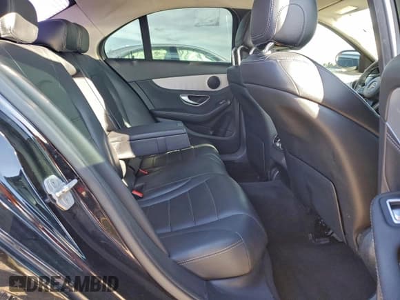 ✅ 2016 Mercedes-Benz C 300 • VIN: 55SWF4JB8GU122485 • Lot: 94931685. Listed on Copart with 152,893 mi. Free auction sales archive from the USA and detailed vehicle history report at DreamBid. Image 10.