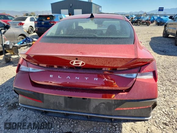 ✅ 2025 Hyundai Elantra SE • VIN: KMHLL4DG2SU013150 • Lot: 82164795. Listed on Copart with 756 mi. Free auction sales archive from the USA and detailed vehicle history report at DreamBid. Image 6.