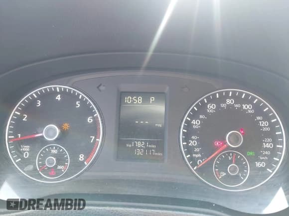 ✅ 2014 Volkswagen Passat S • VIN: 1VWAP7A3XEC003928 • Лот: 42483100. Опубликован ранее на IAAI с пробегом 132 117 миль. Бесплатный доступ к архиву аукционных продаж из США и подробный отчёт об истории автомобиля на DreamBid. Изображение 7.