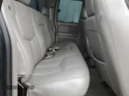 ✅ 2004 Chevrolet Silverado 1500 LS • VIN: 2GCEC19T441221823 • Lot: 90898935. Wystawiony na Copart z przebiegiem 241 158 mil. Bezpłatny archiwum sprzedaży aukcyjnych z USA i szczegółowy raport historii pojazdu na DreamBid. Zdjęcie 11.