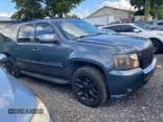 ✅ 2008 Chevrolet Suburban 3LT • VIN: 1GNFC16068R157786 • Лот: 43741637. Опубликован ранее на IAAI с пробегом 199 979 миль. Бесплатный доступ к архиву аукционных продаж из США и подробный отчёт об истории автомобиля на DreamBid. Изображение 1.